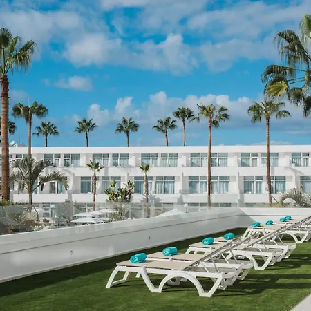 Iberostar Waves Dalias מלון